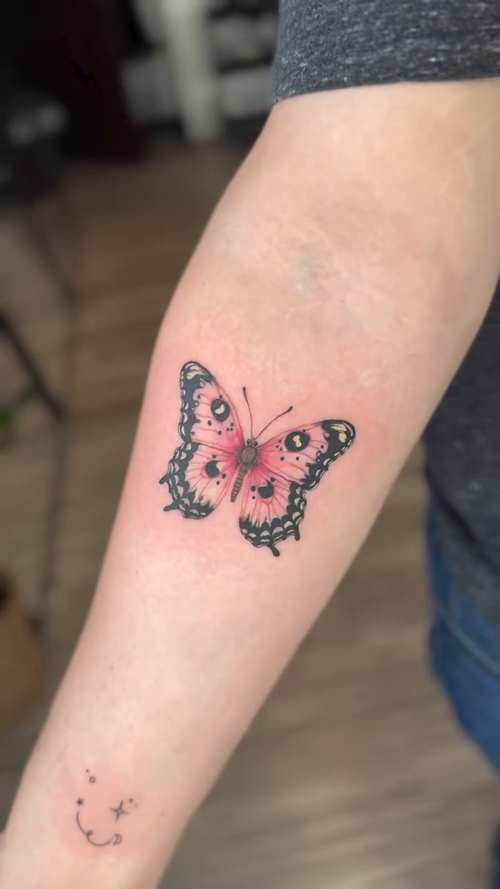 Tattoo by @marixie.inks β fine_line