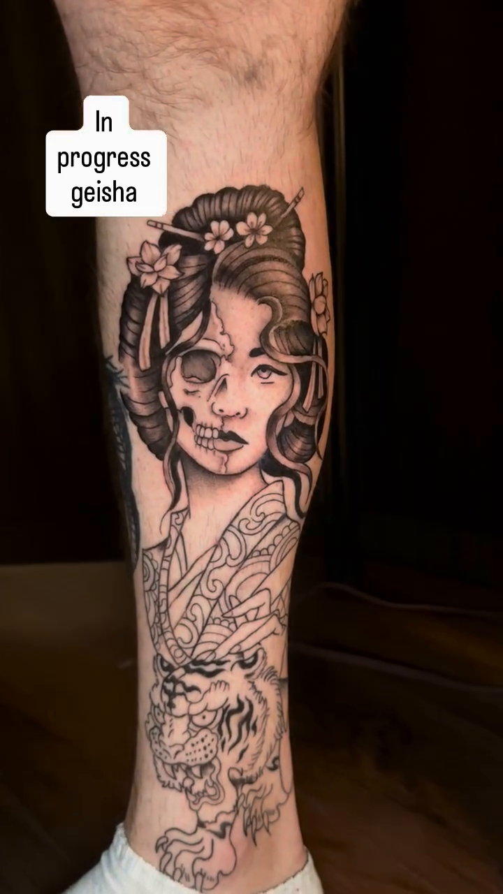 Tattoo by @lindseybendsey โ japanese_irezumi, black_and_grey