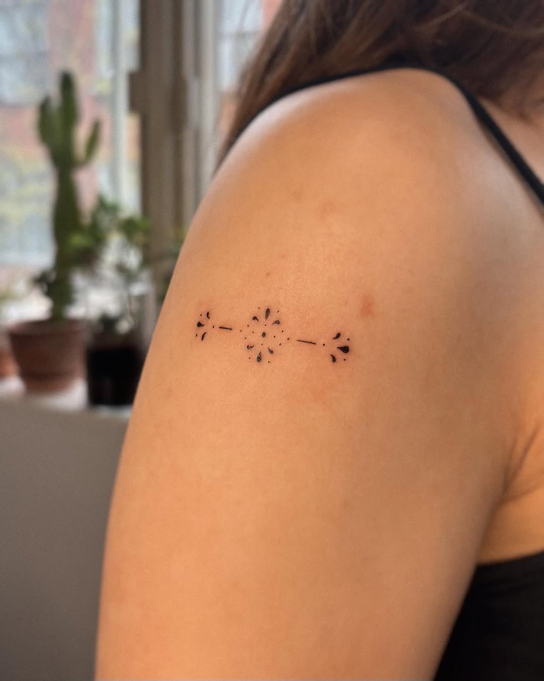 Tattoo by @rouupillon — fine_line, minimalist