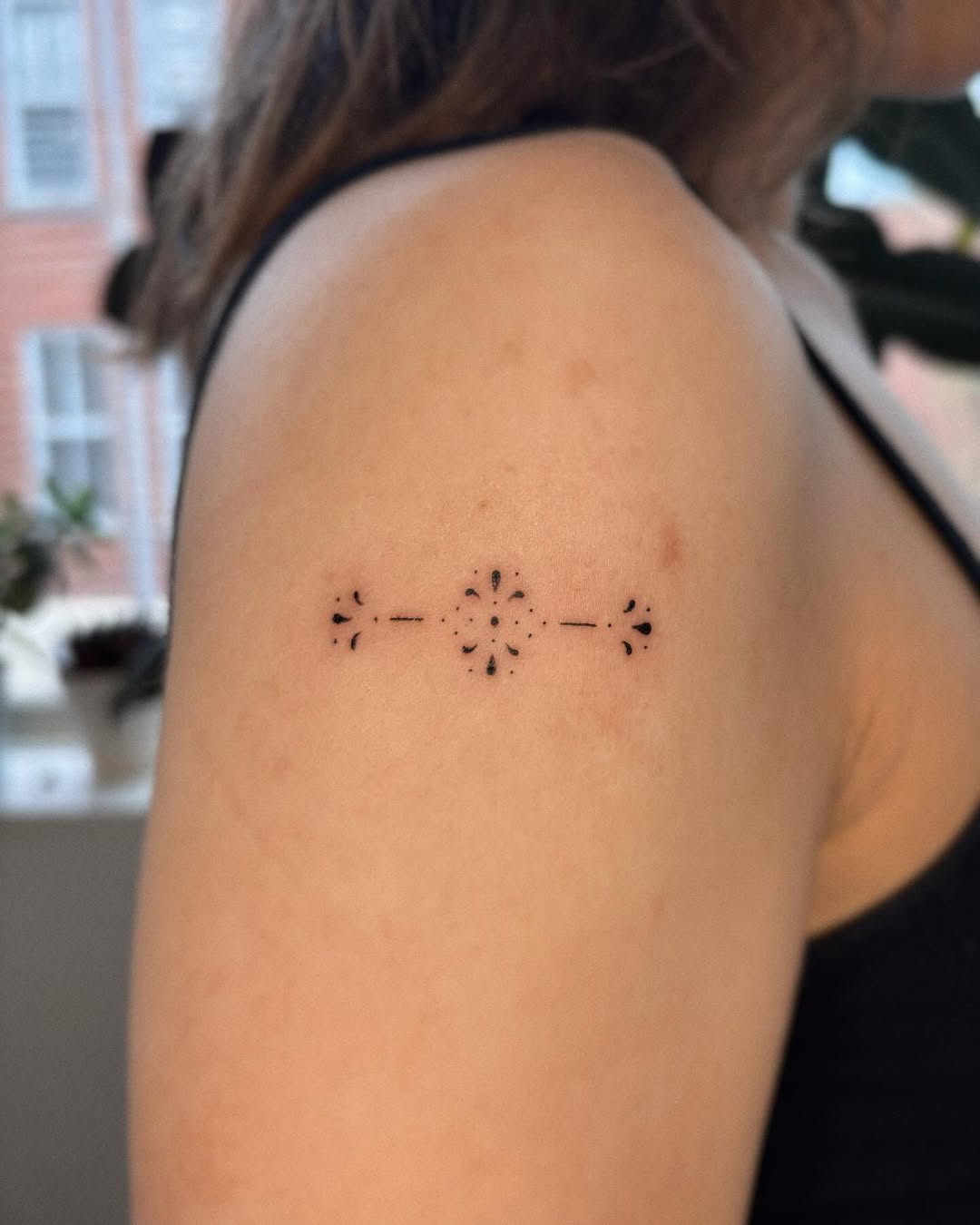Tattoo by @rouupillon — fine_line, minimalist