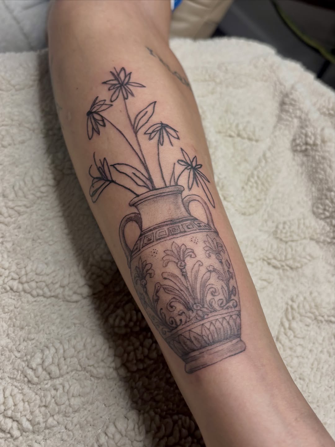 Tattoo by @secretlinetattoo — black_and_grey
