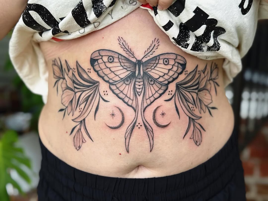 Tattoo by @ratchelrob — black_and_grey