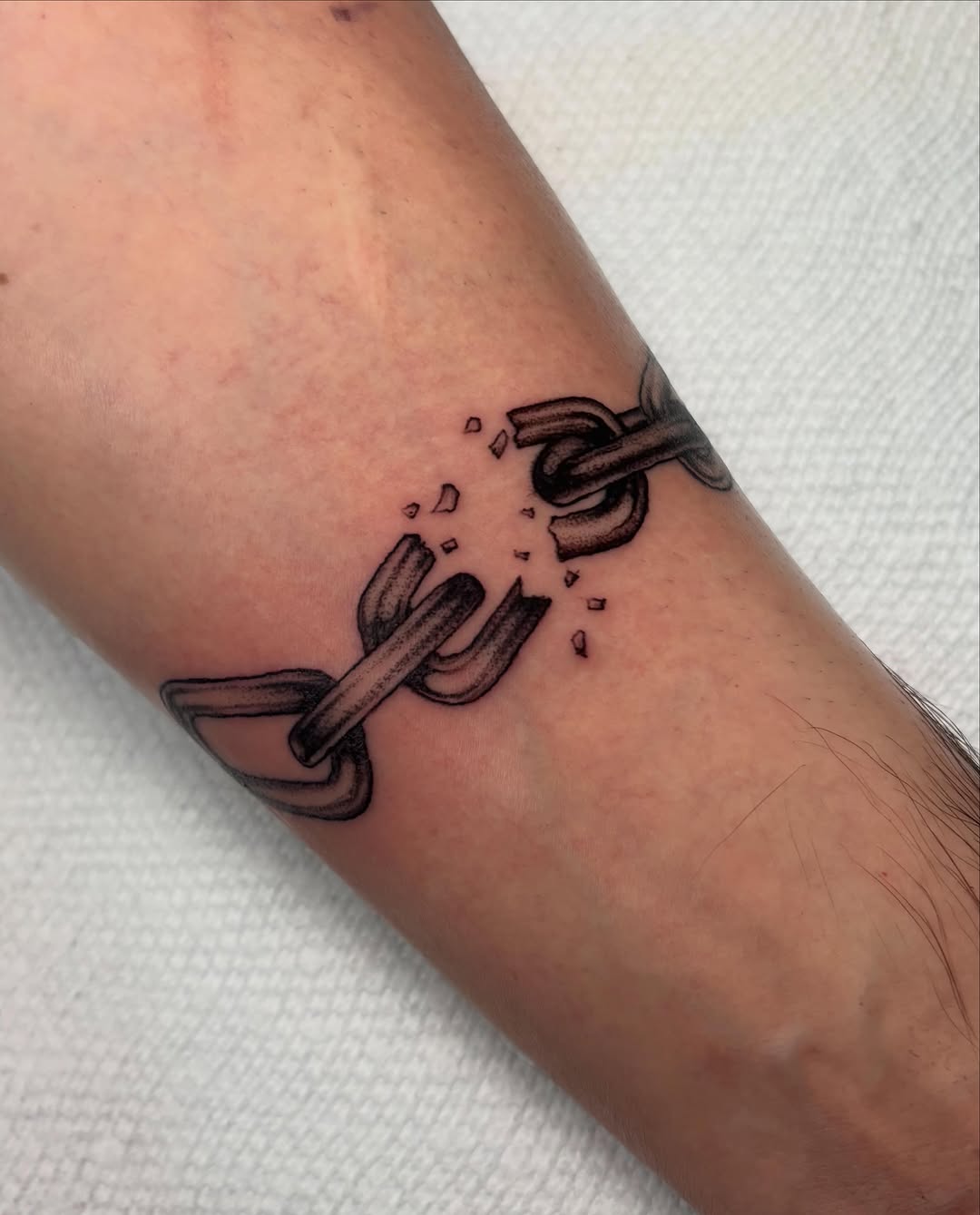Tattoo by @marihposa — blackwork