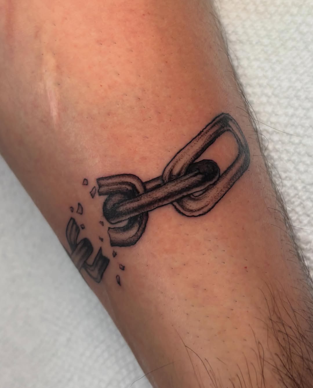 Tattoo by @marihposa — black_and_grey