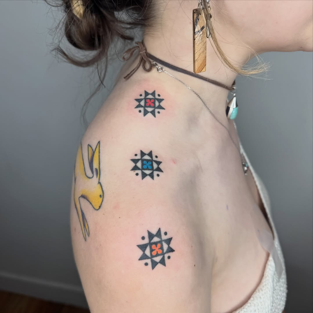Tattoo by @microwave.00 — geometric, minimalist