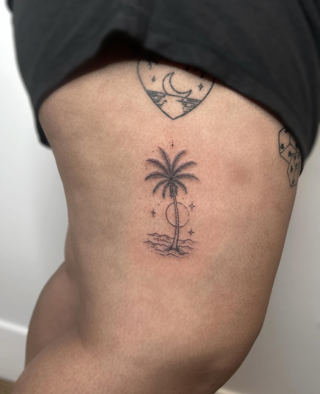 Tattoo by @dazeeinkstudio โ fine_line