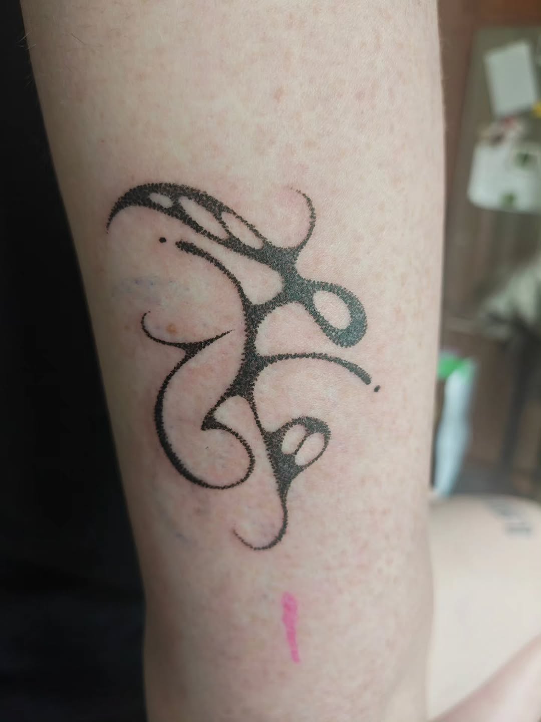 Tattoo by @umubiri.tattoo — dotwork, blackwork