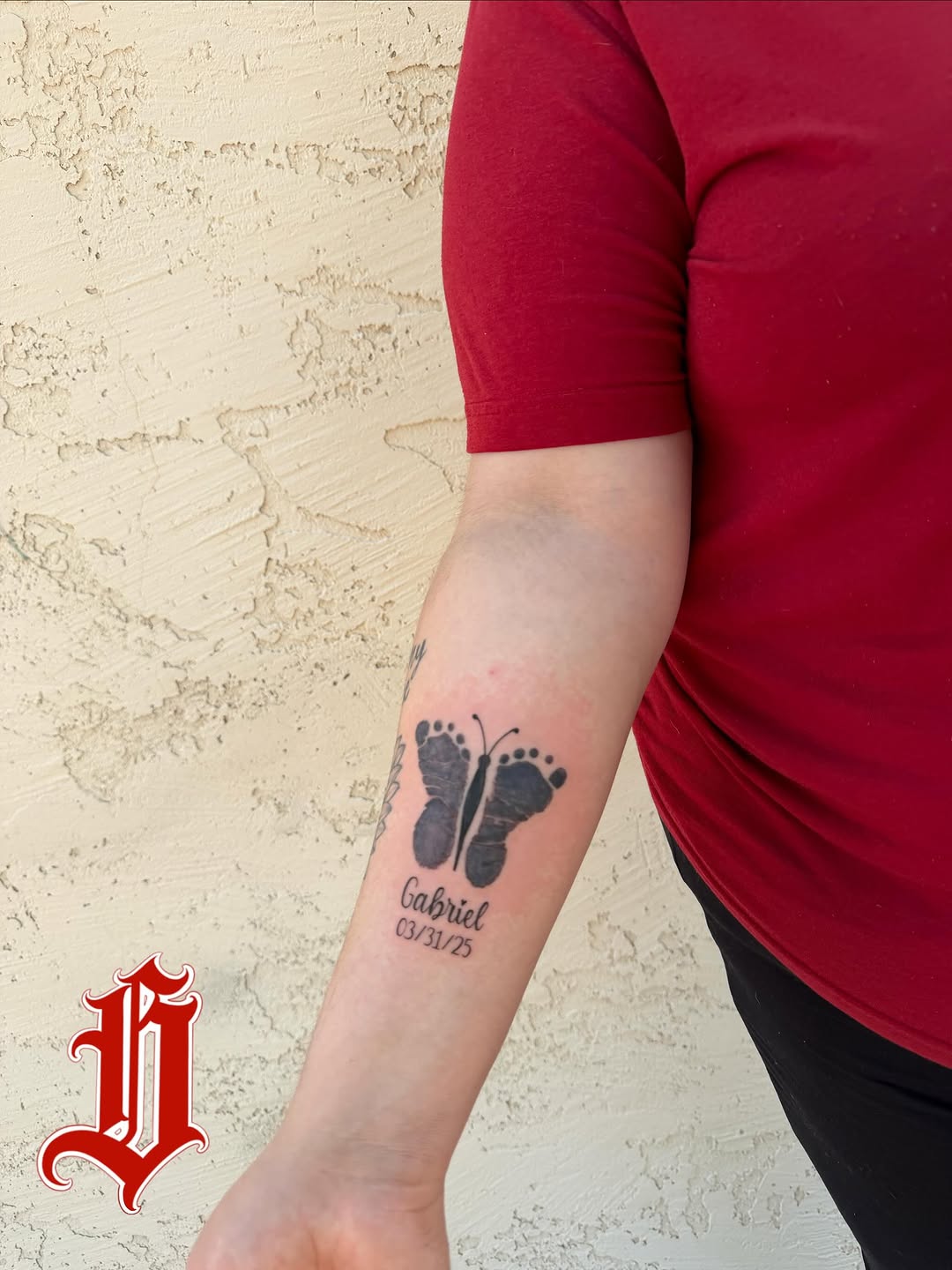 Tattoo by @guera.ink — lettering_script, black_and_grey