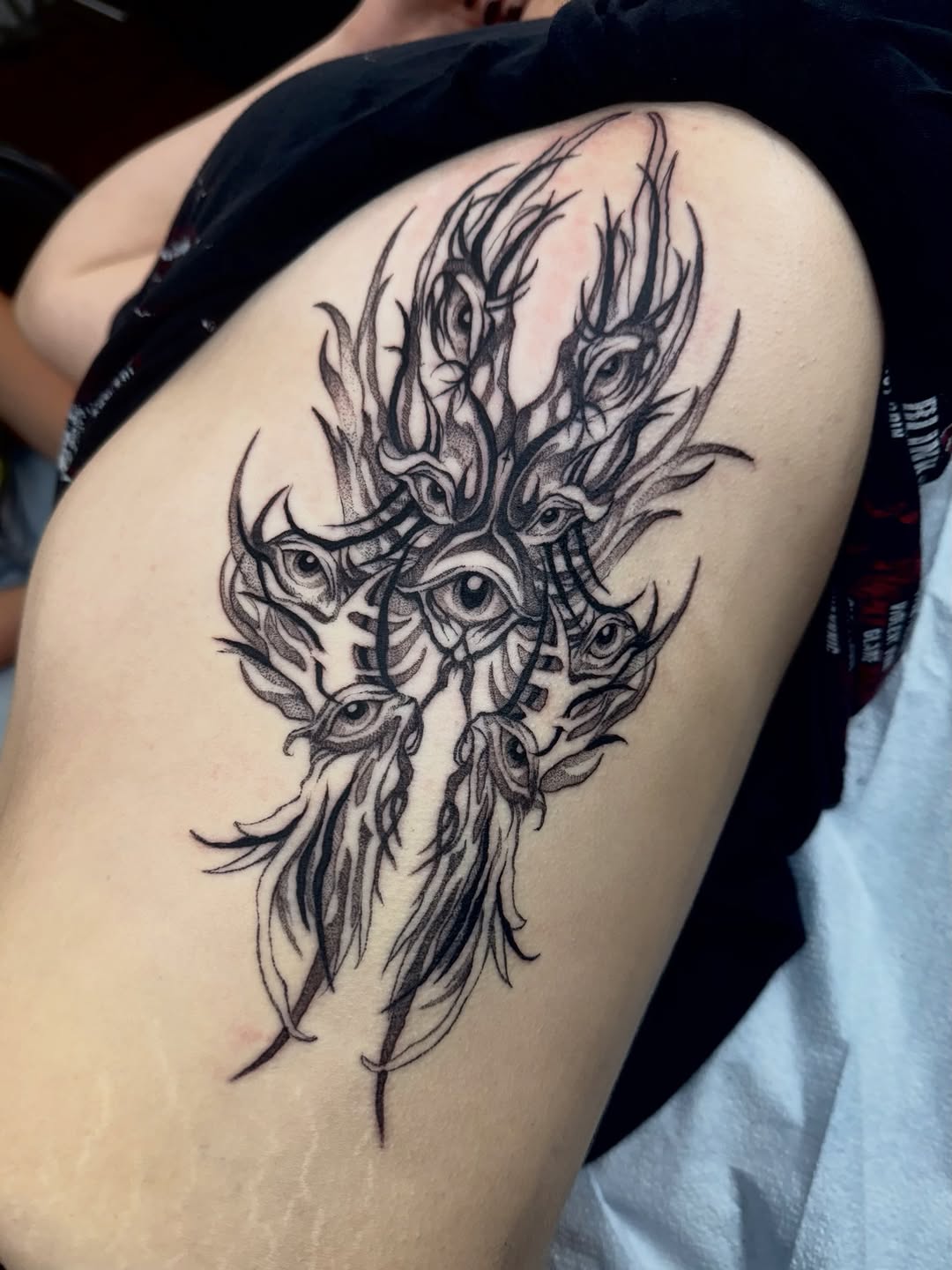 Tattoo by @isa._.tattoos — blackwork