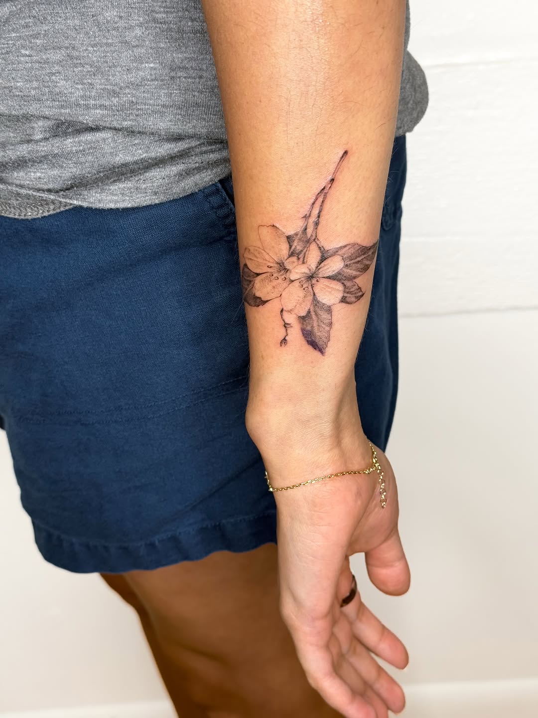 Tattoo by @marlomarquisetattoo β fine_line, black_and_grey