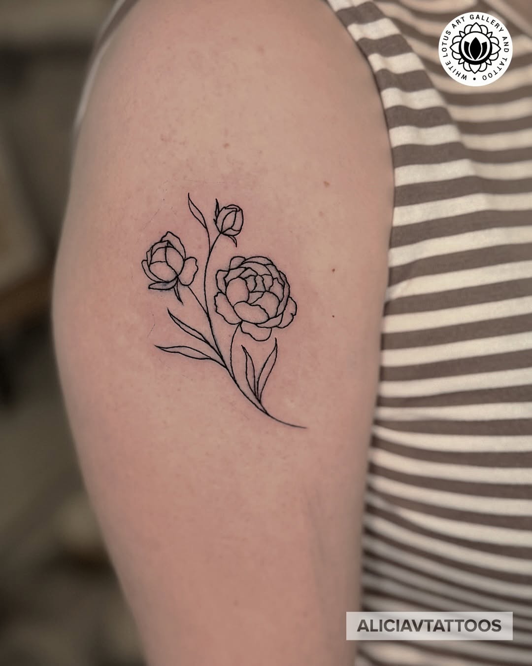 Tattoo by @aliciavtattoos — fine_line