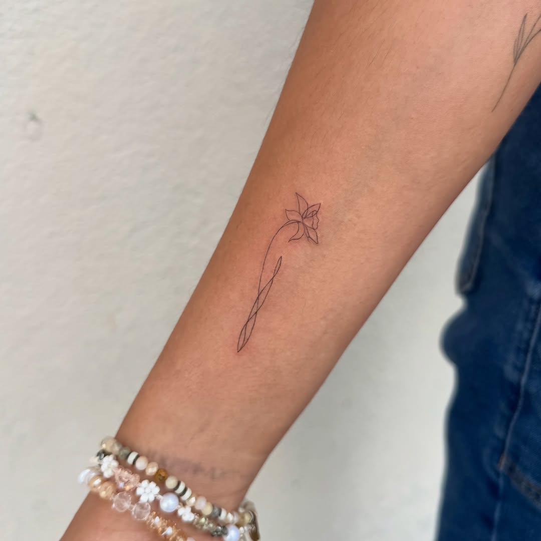Tattoo by @madisonpaigedavenport — fine_line, minimalist
