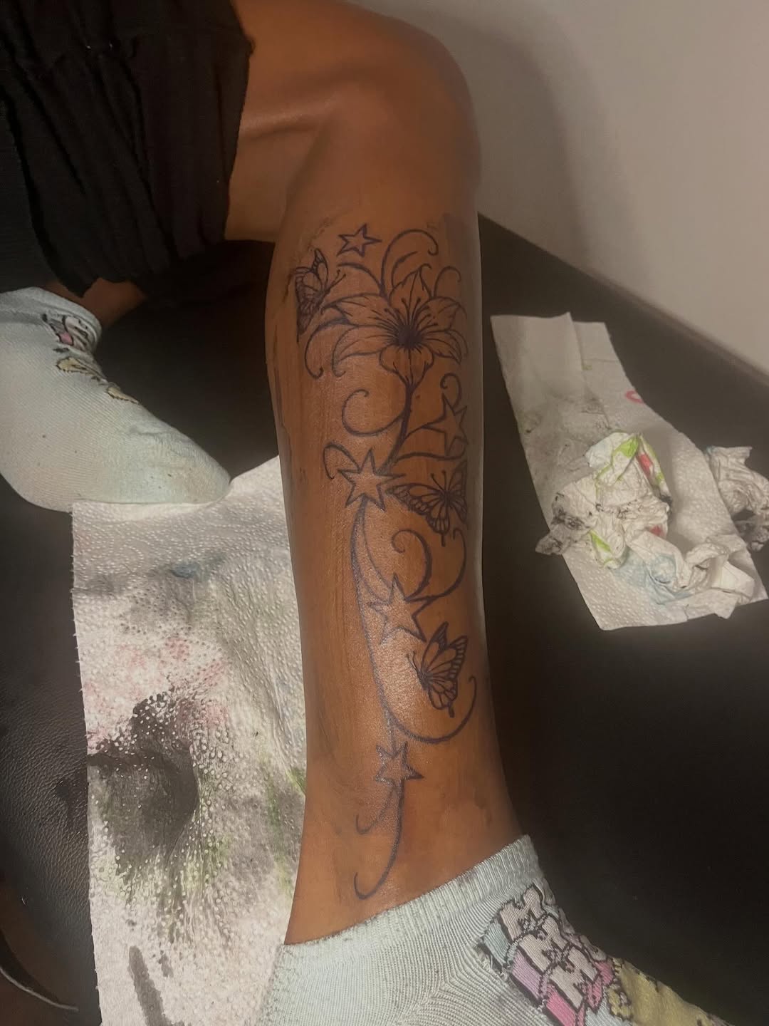 Tattoo by @inkbylaybae โ fine_line