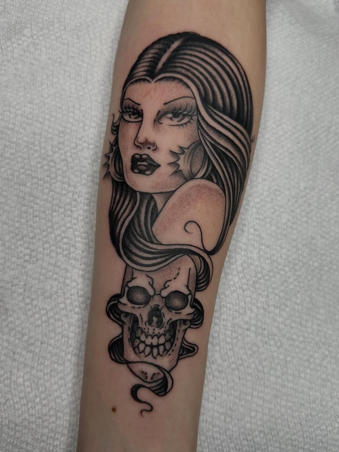 Tattoo by @lijxmachina — american_traditional, black_and_grey