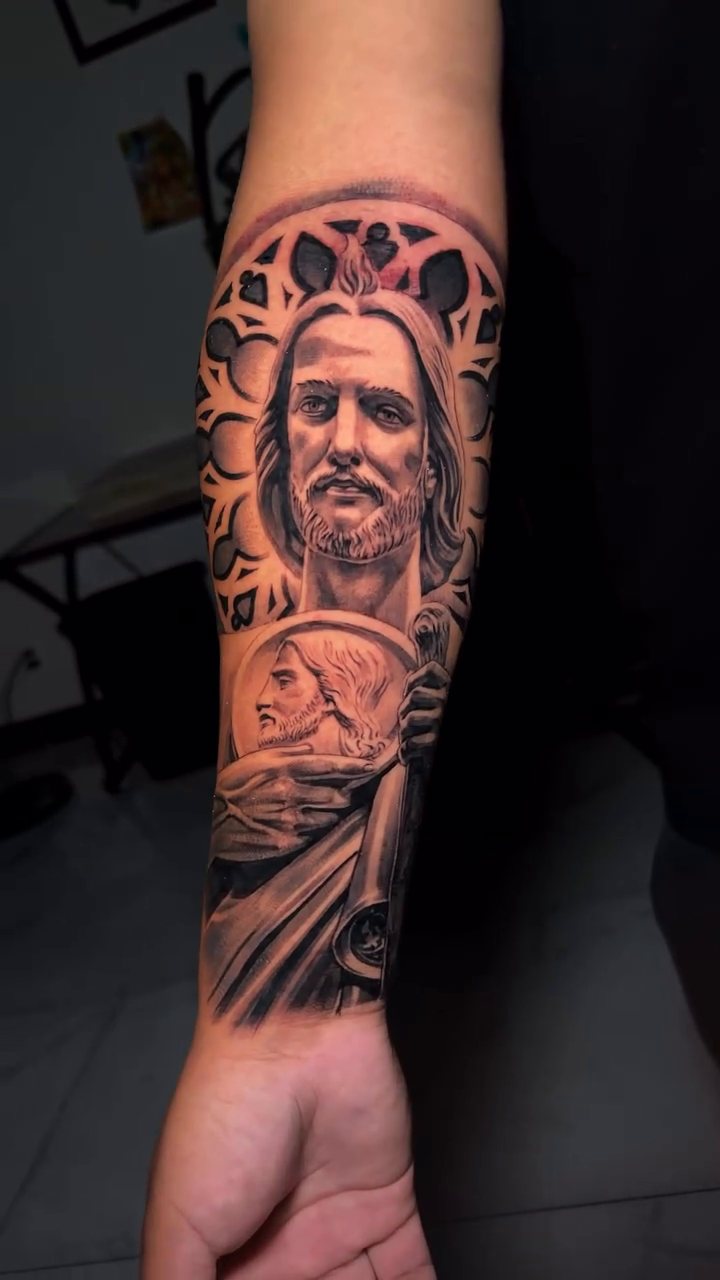 Tattoo by @elfamosoflames — realism, black_and_grey