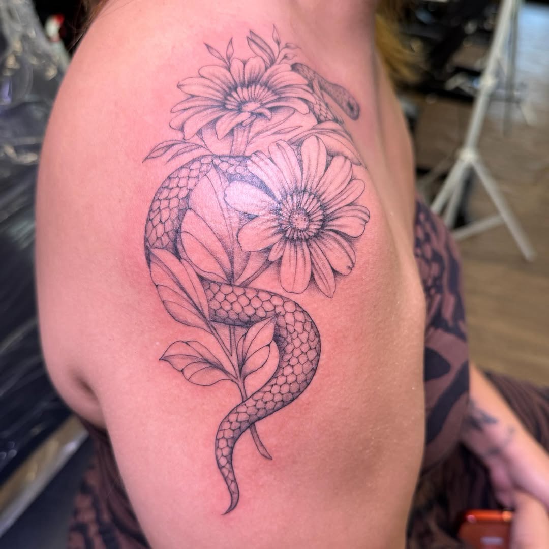 Tattoo by @pxinkpmutattoos โ black_and_grey