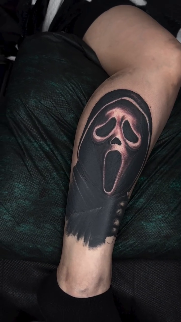 Tattoo by @gallo.inkz — blackwork, realism