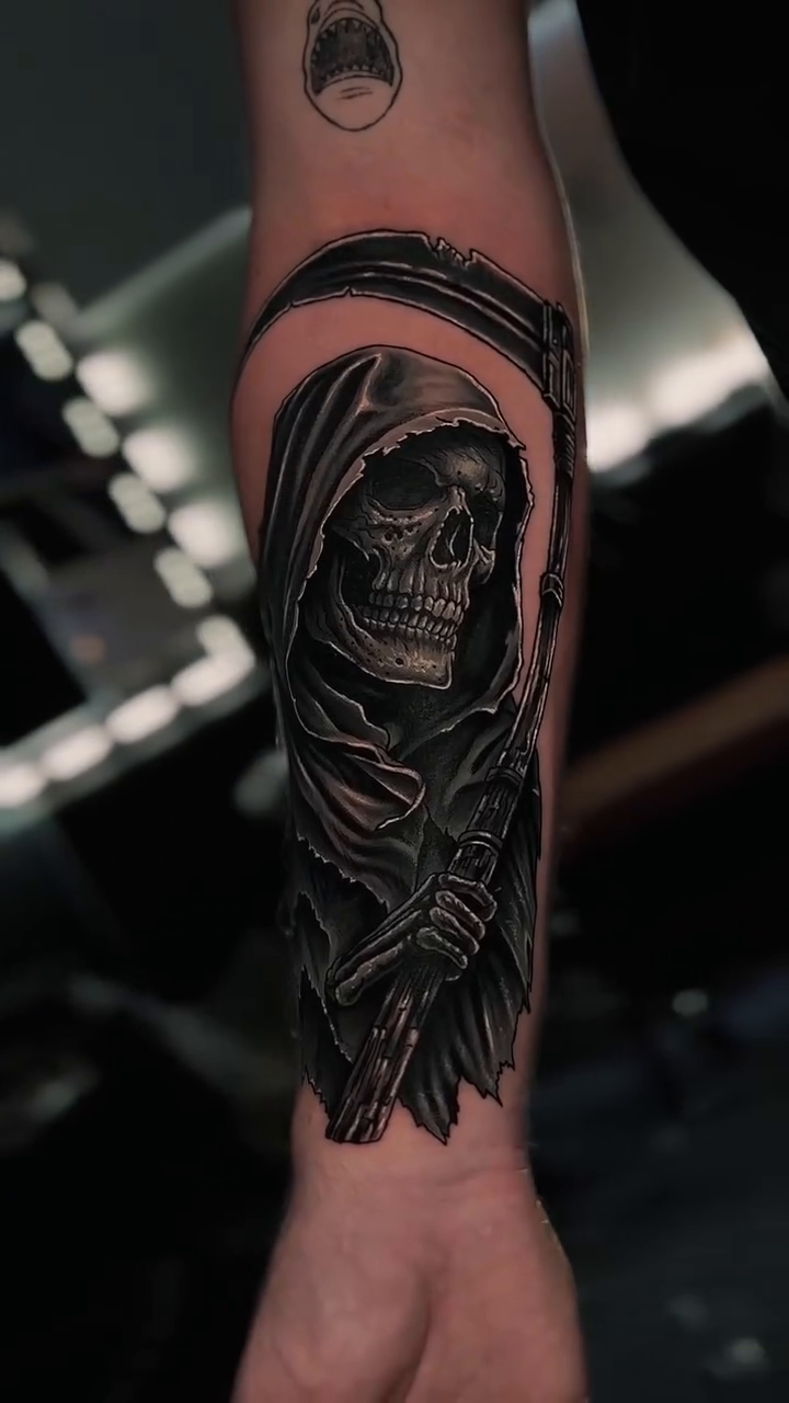 Tattoo by @yogiithetattooplug — black_and_grey, realism