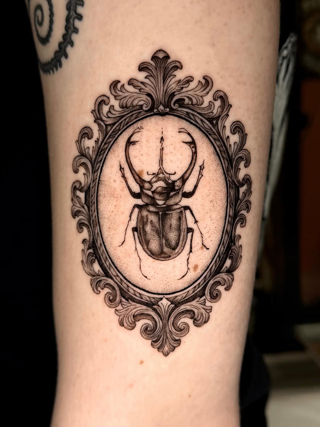 Tattoo by @ingridrojas_tattoo — black_and_grey