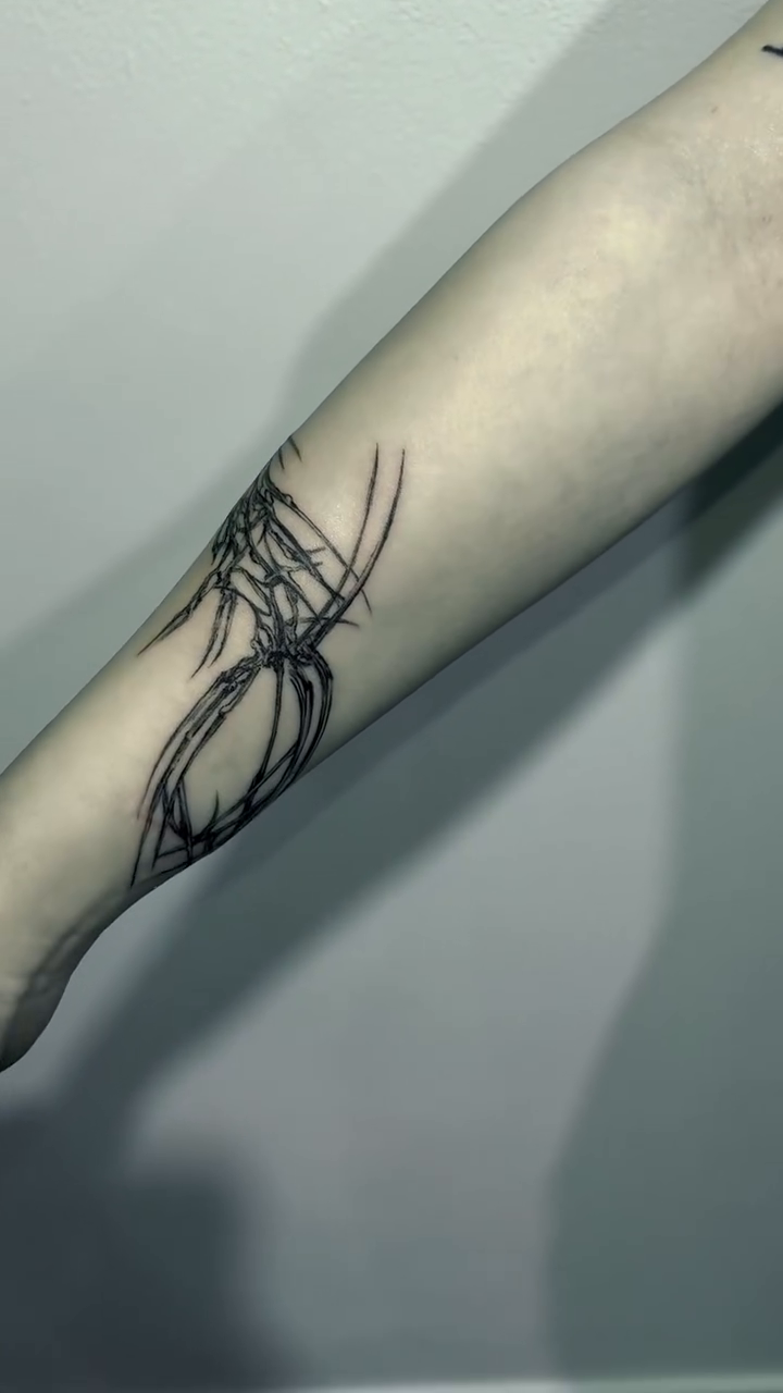 Tattoo by @913.tattoo β illustrative, blackwork