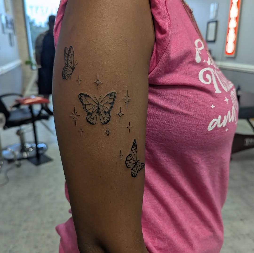 Tattoo by @permanentpicturestattoo — fine_line, minimalist