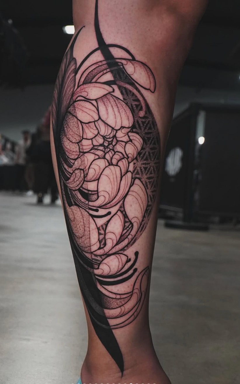 Tattoo by @kathepla — black_and_grey, dotwork