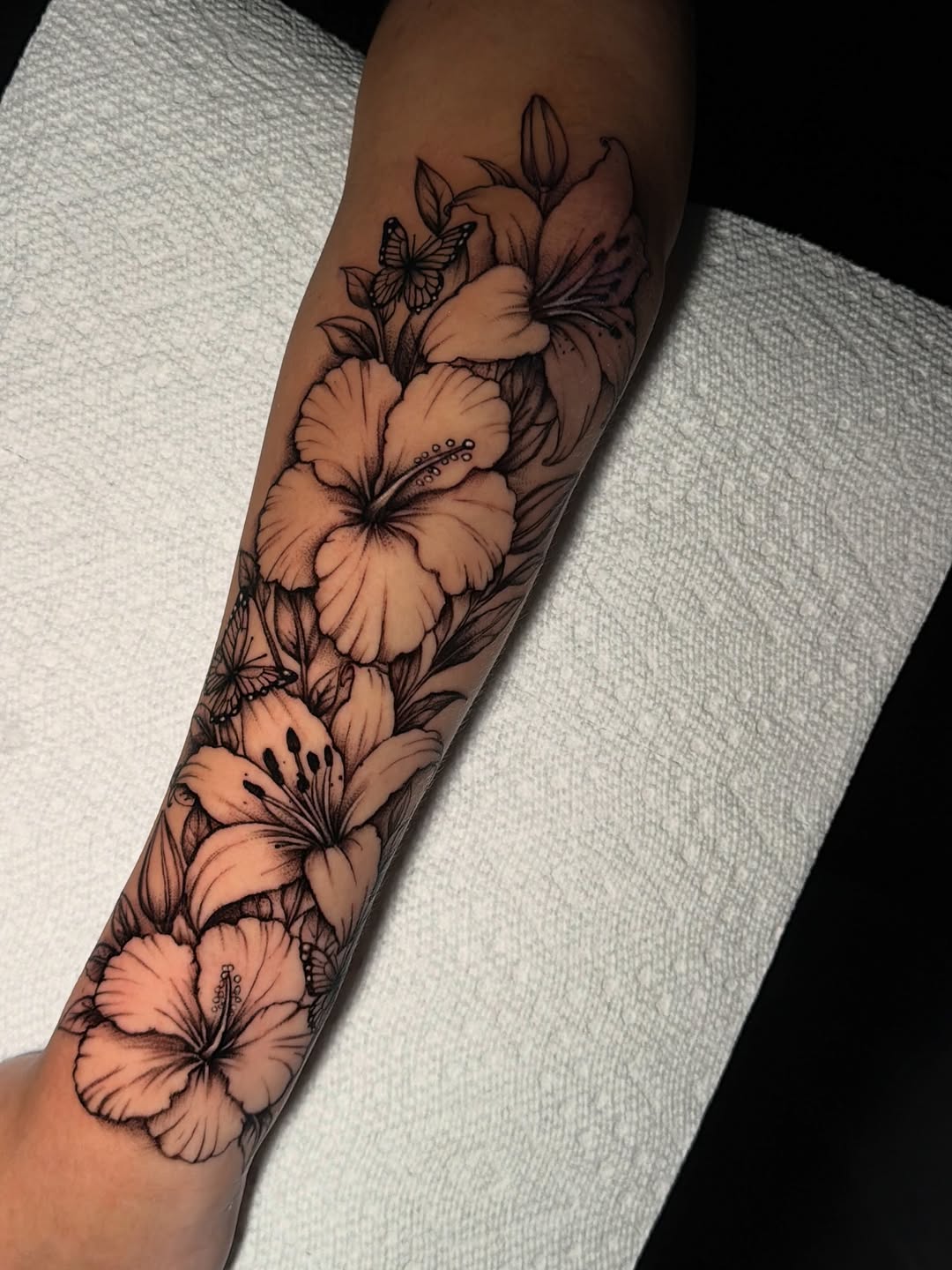 Tattoo by @moni.ca_tattoos โ black_and_grey, realism