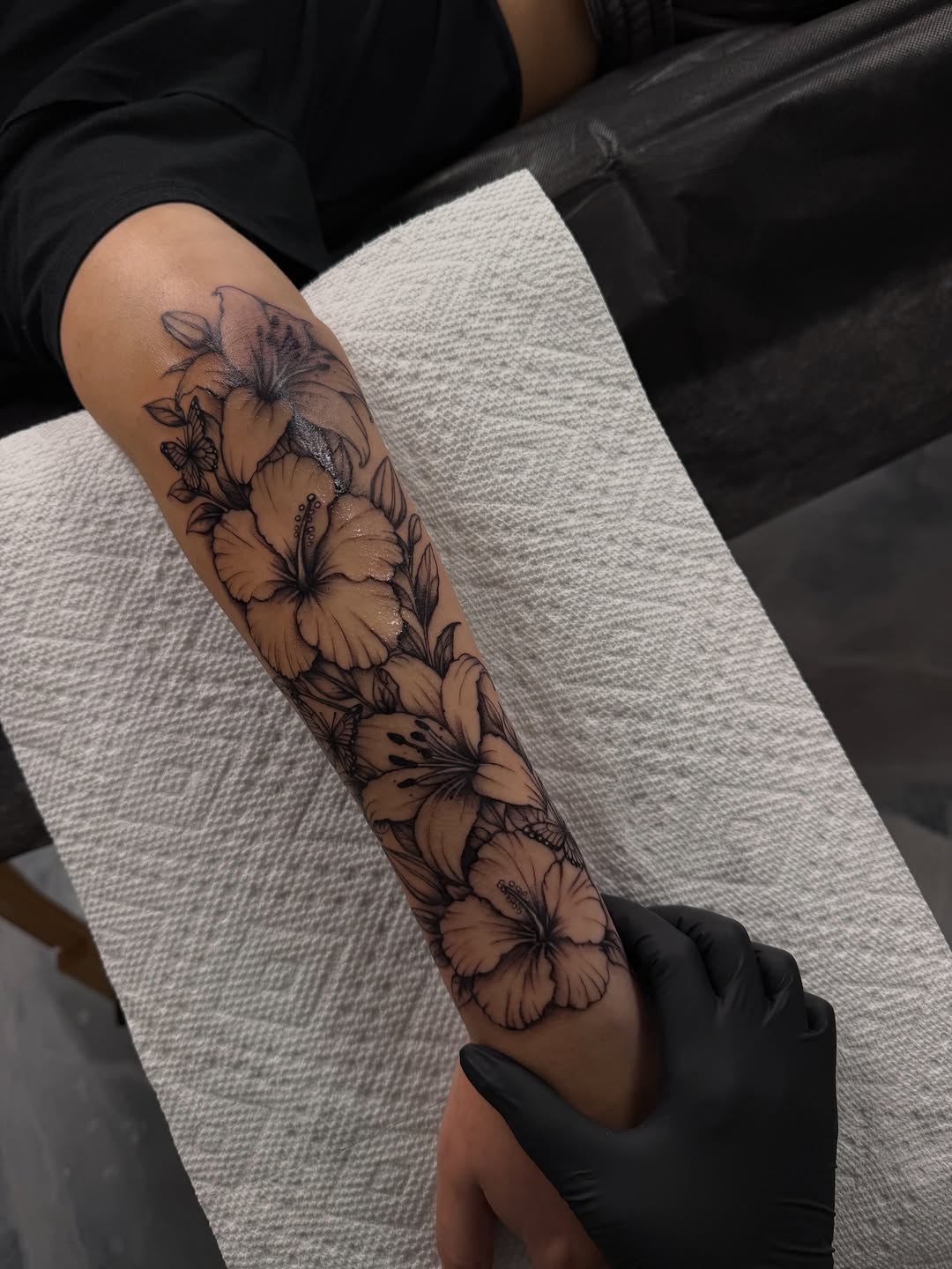 Tattoo by @moni.ca_tattoos โ black_and_grey, realism