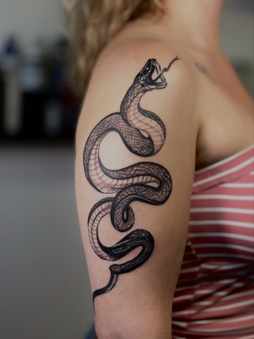 Tattoo by @alchemillia.tattoos — black_and_grey, realism
