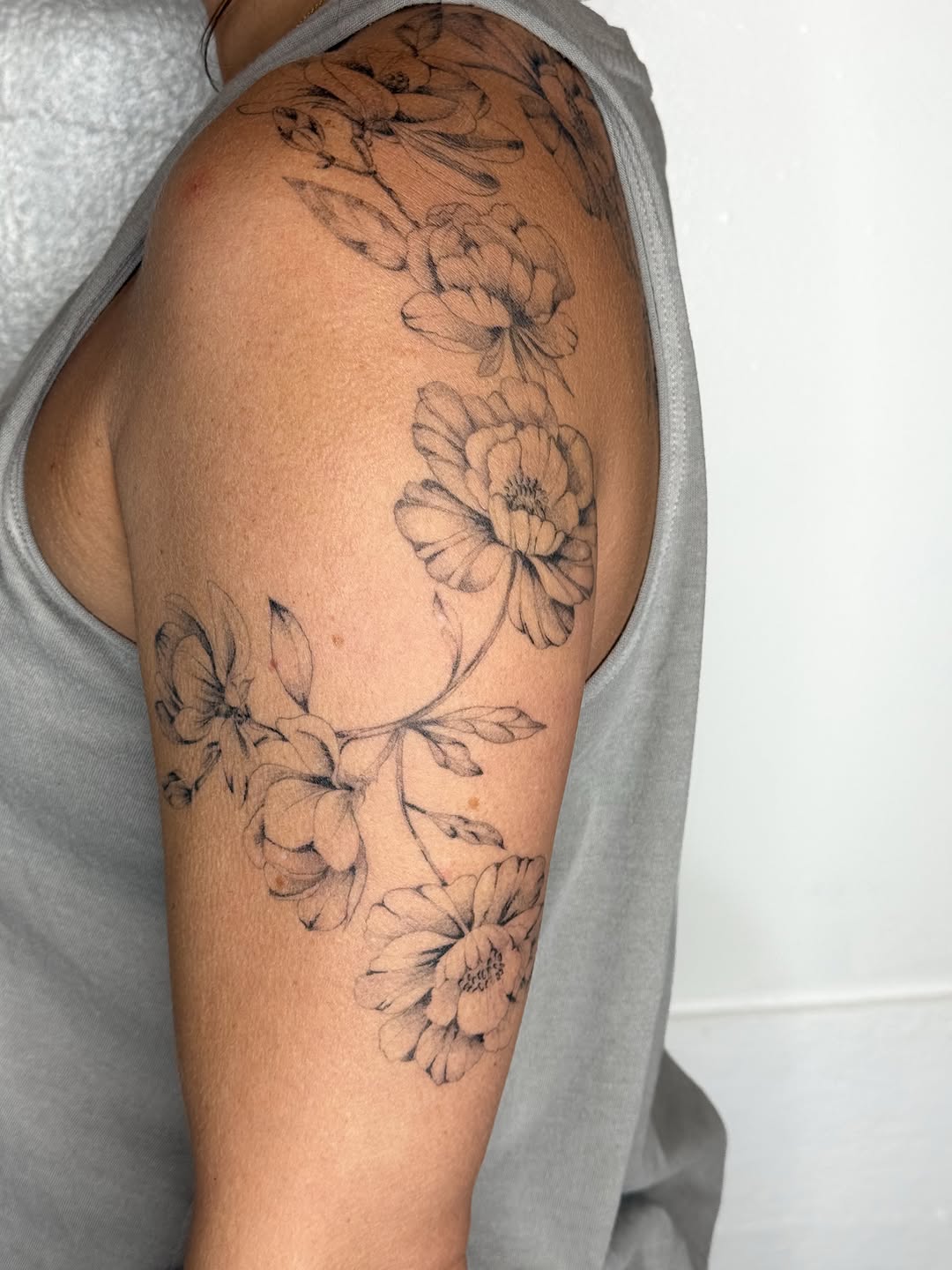 Tattoo by @marlomarquisetattoo β fine_line, illustrative