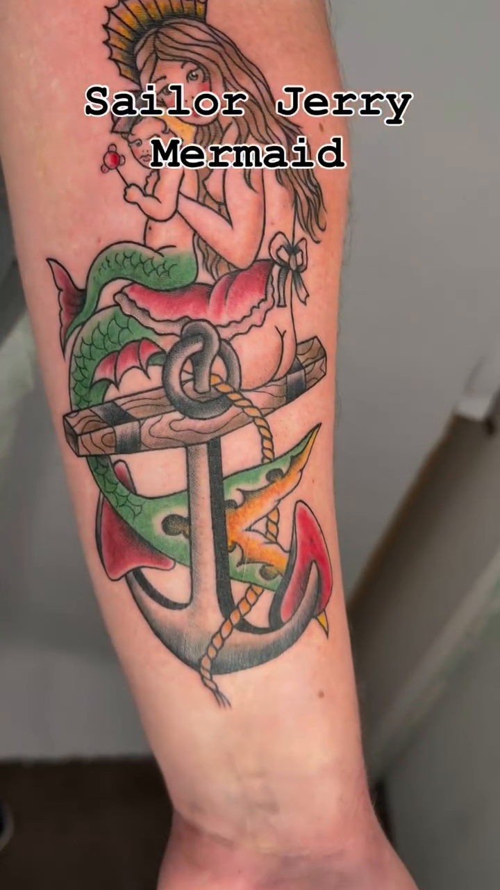Tattoo by @lunatattooss — american_traditional, illustrative