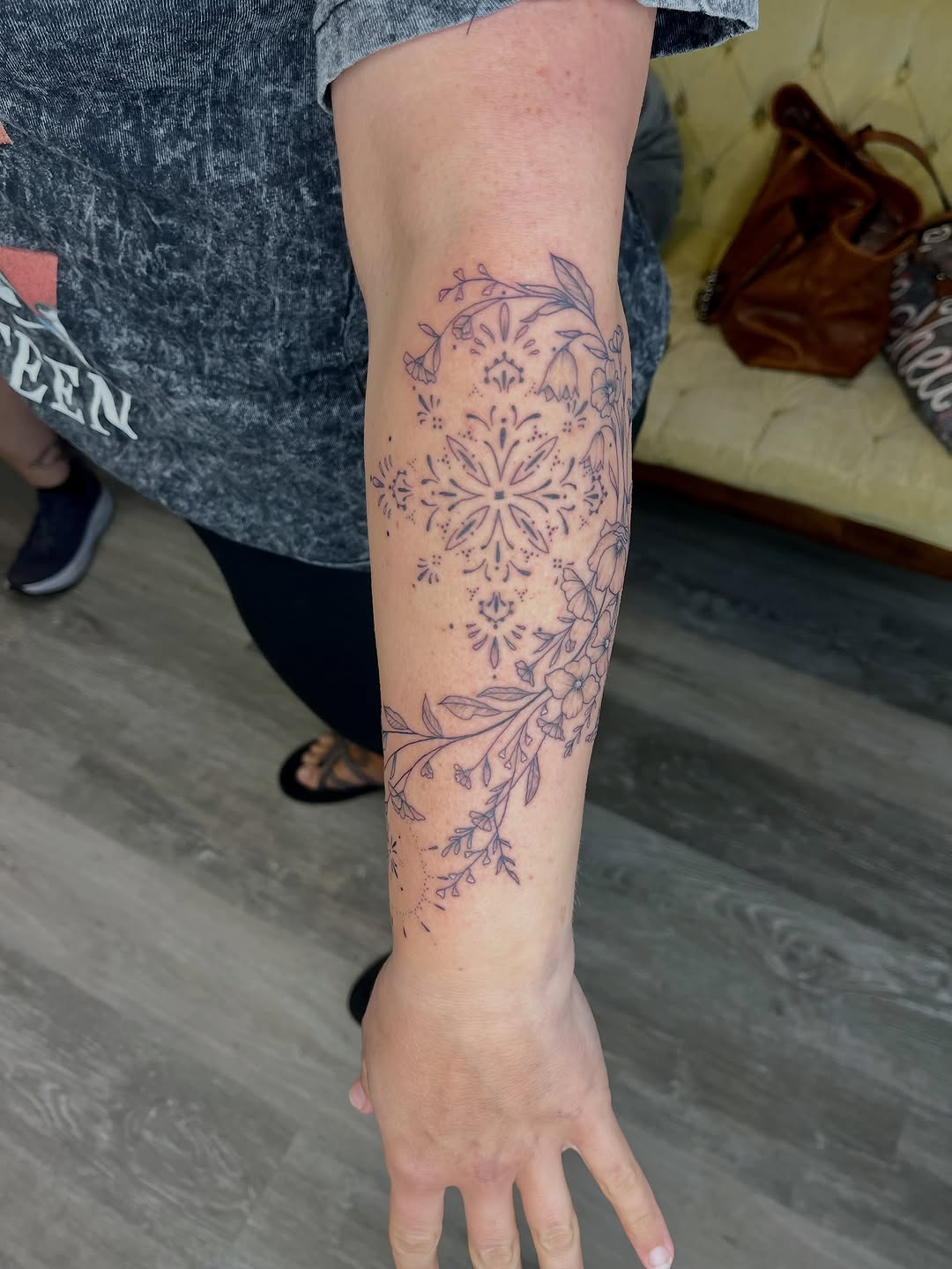 Tattoo by @tay.leigh.k โ fine_line, illustrative