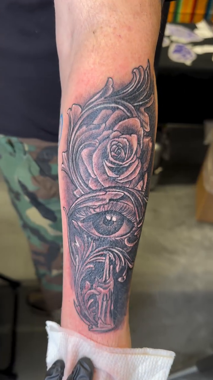 Tattoo by @ronnie.tatz β black_and_grey, realism