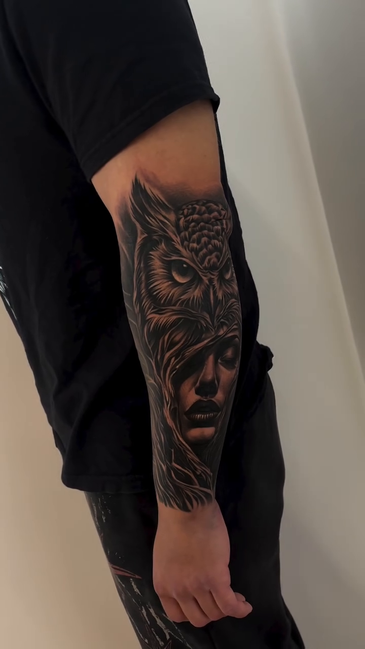 Tattoo by @lasuenink — realism, black_and_grey
