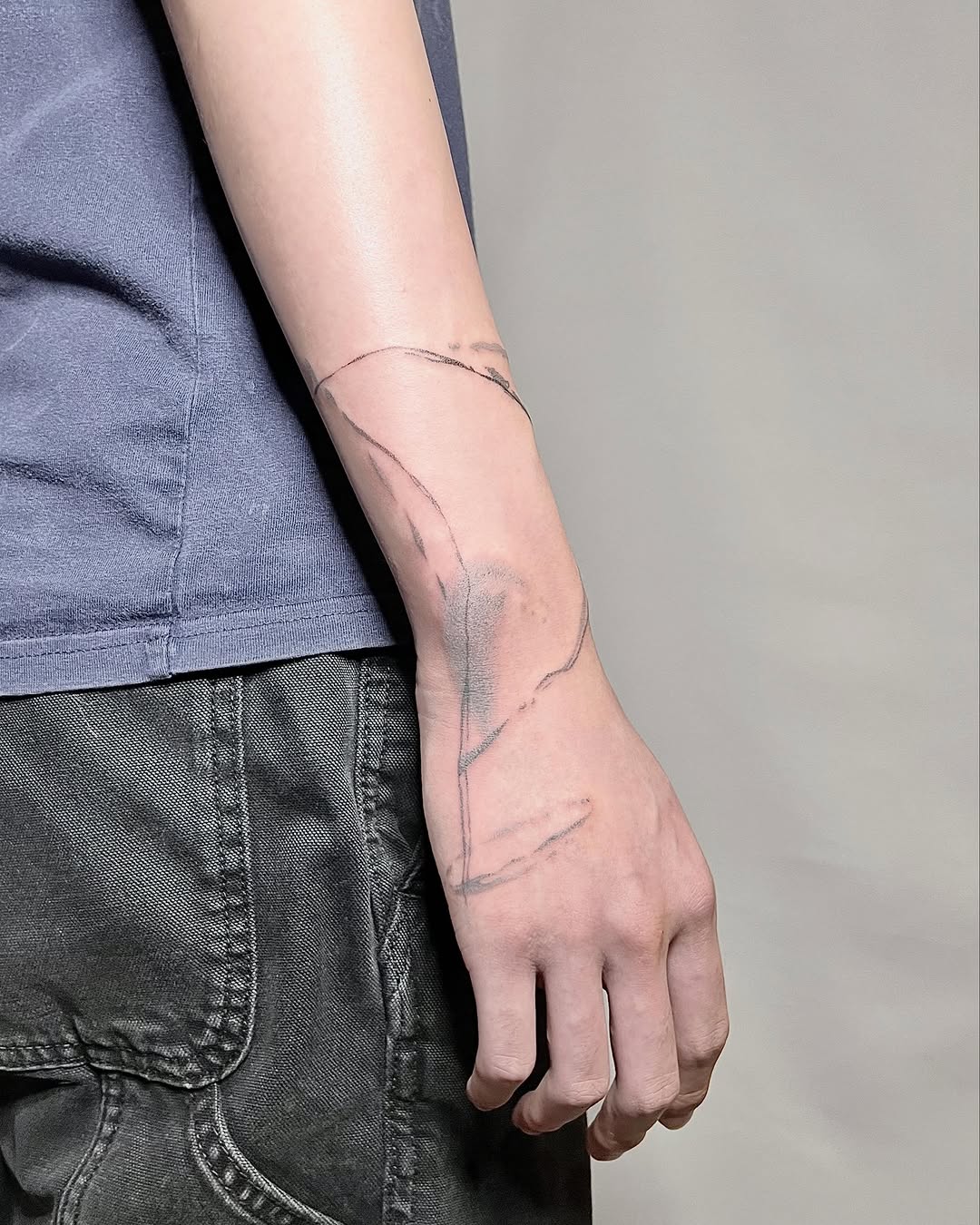 Tattoo by @tt.vetta — fine_line, sketch