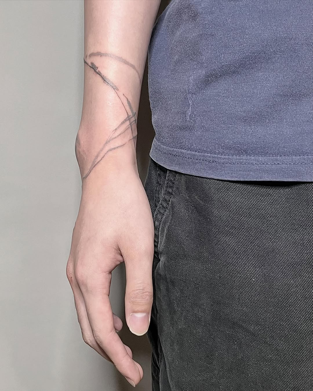 Tattoo by @tt.vetta — fine_line, minimalist
