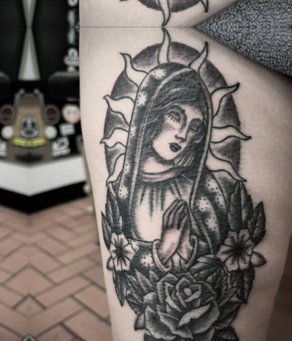 Tattoo by @jaleeltranttow — black_and_grey, illustrative