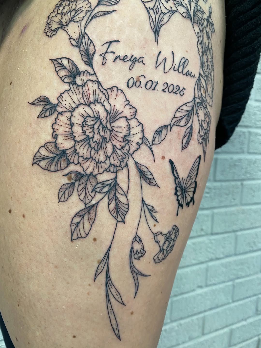 Tattoo by @mozzarellena_tattoos โ lettering_script
