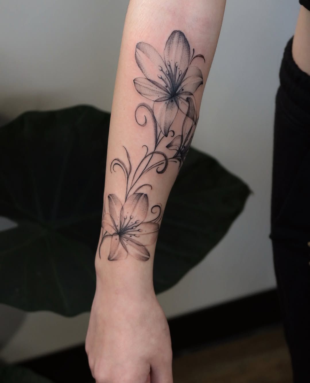 Tattoo by @bails.artt β black_and_grey, fine_line
