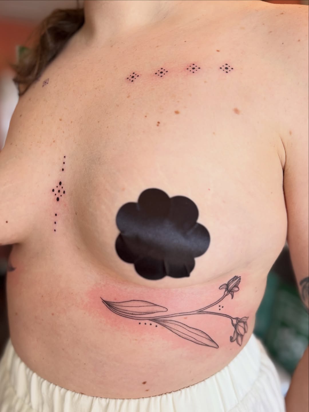 Tattoo by @damoretattoos — fine_line, minimalist