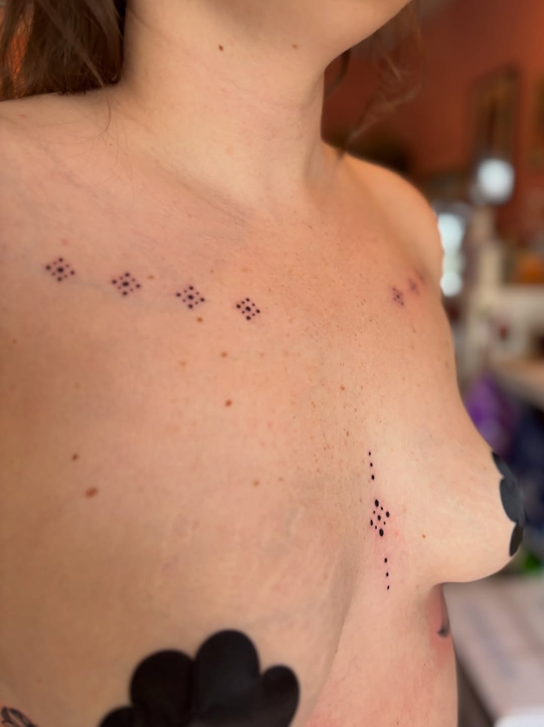 Tattoo by @damoretattoos — dotwork, minimalist