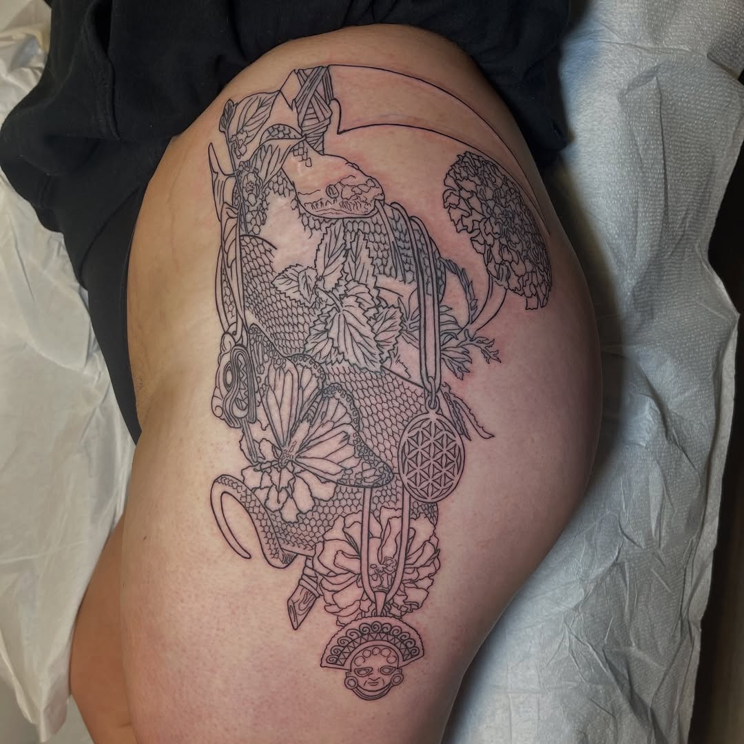 Tattoo by @ashleyantolin β blackwork