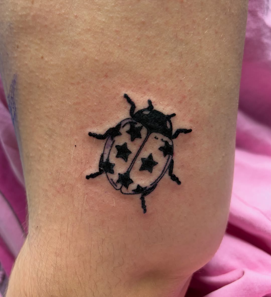Tattoo by @inkbymichiii — blackwork