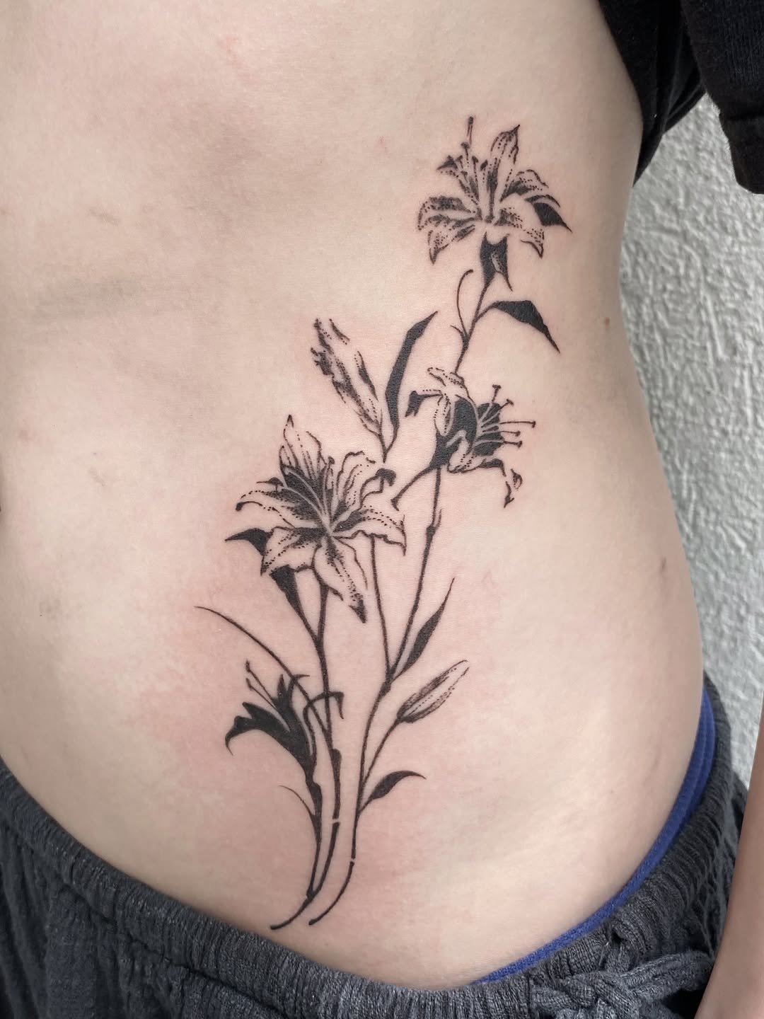 Tattoo by @pukeonmemilo — fine_line, black_and_grey