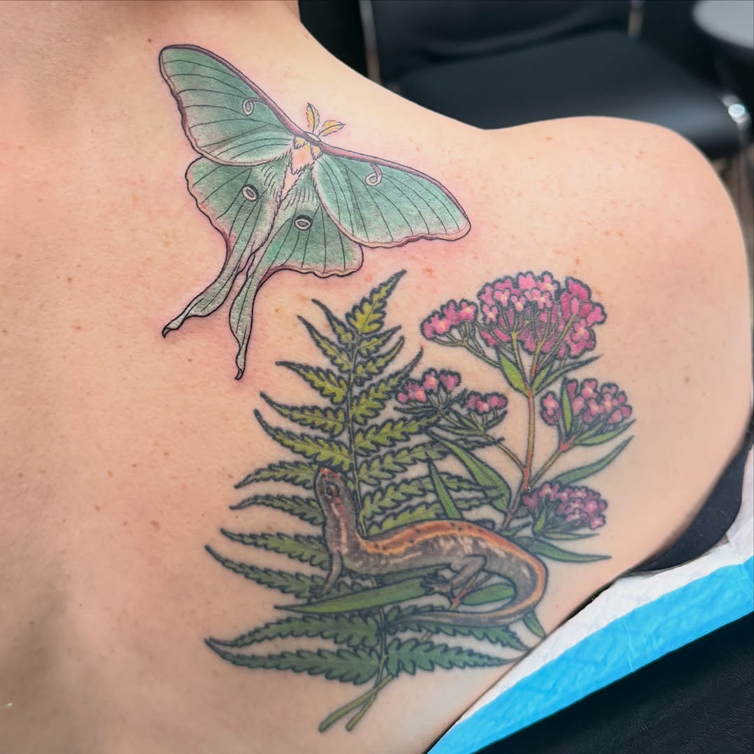 Tattoo by @lizglitztattoo — illustrative, realism