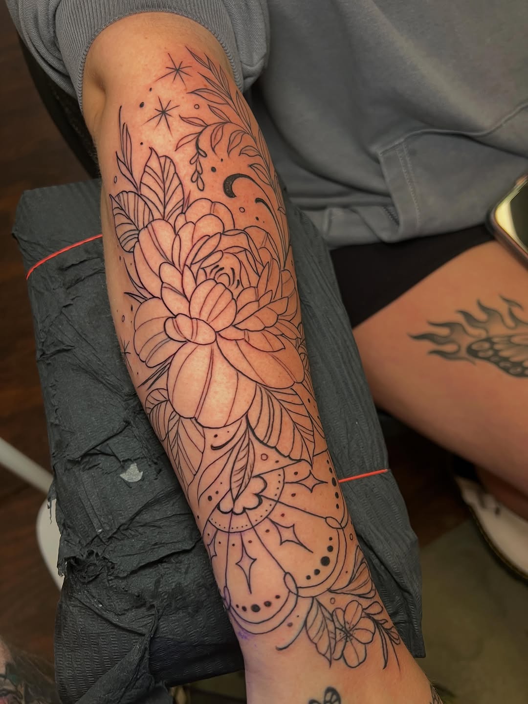Tattoo by @matheltonisrad — dotwork