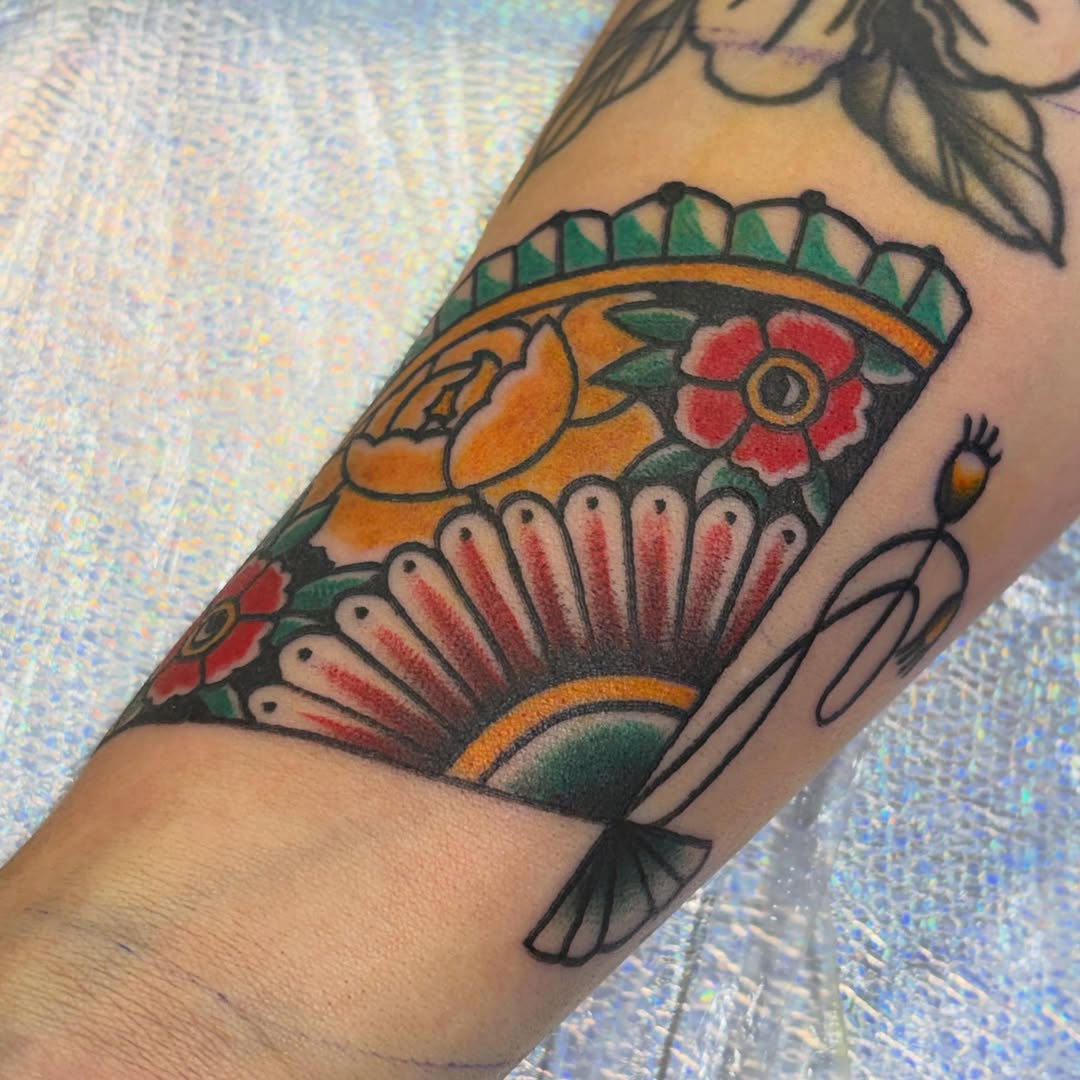 Tattoo by @laurencaldwelltattoo — american_traditional