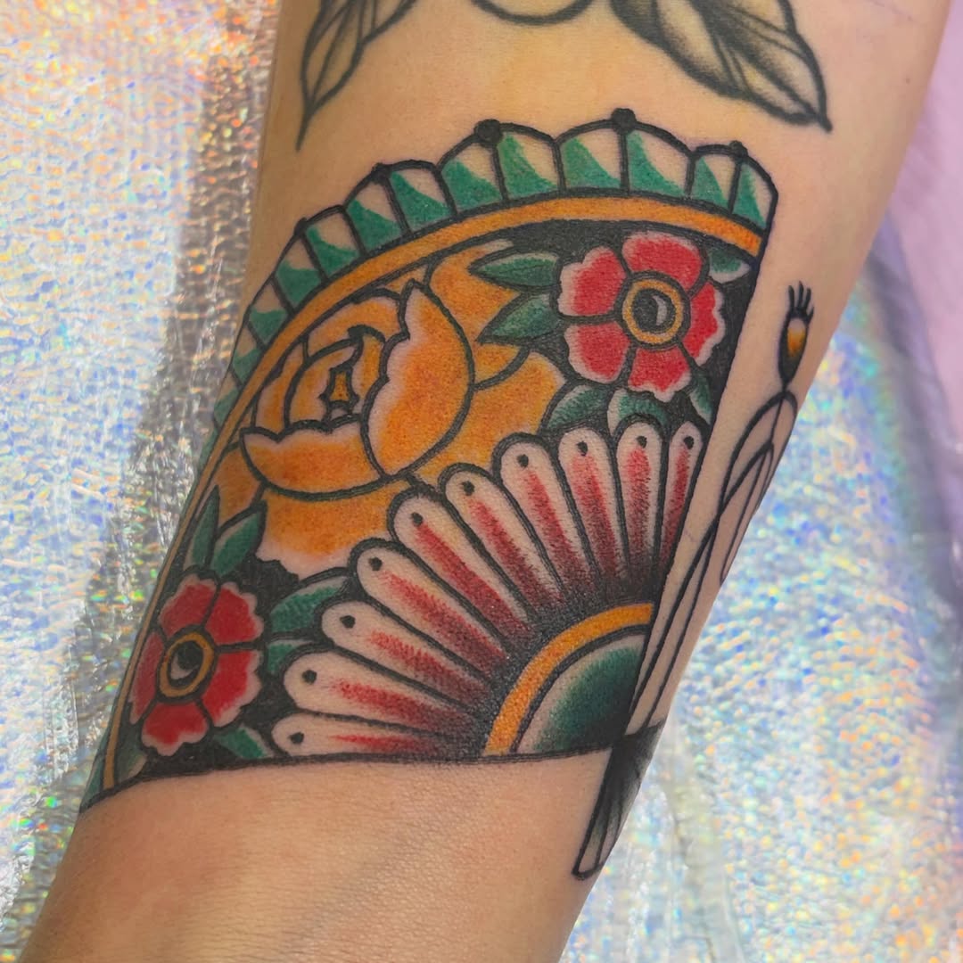 Tattoo by @laurencaldwelltattoo — american_traditional
