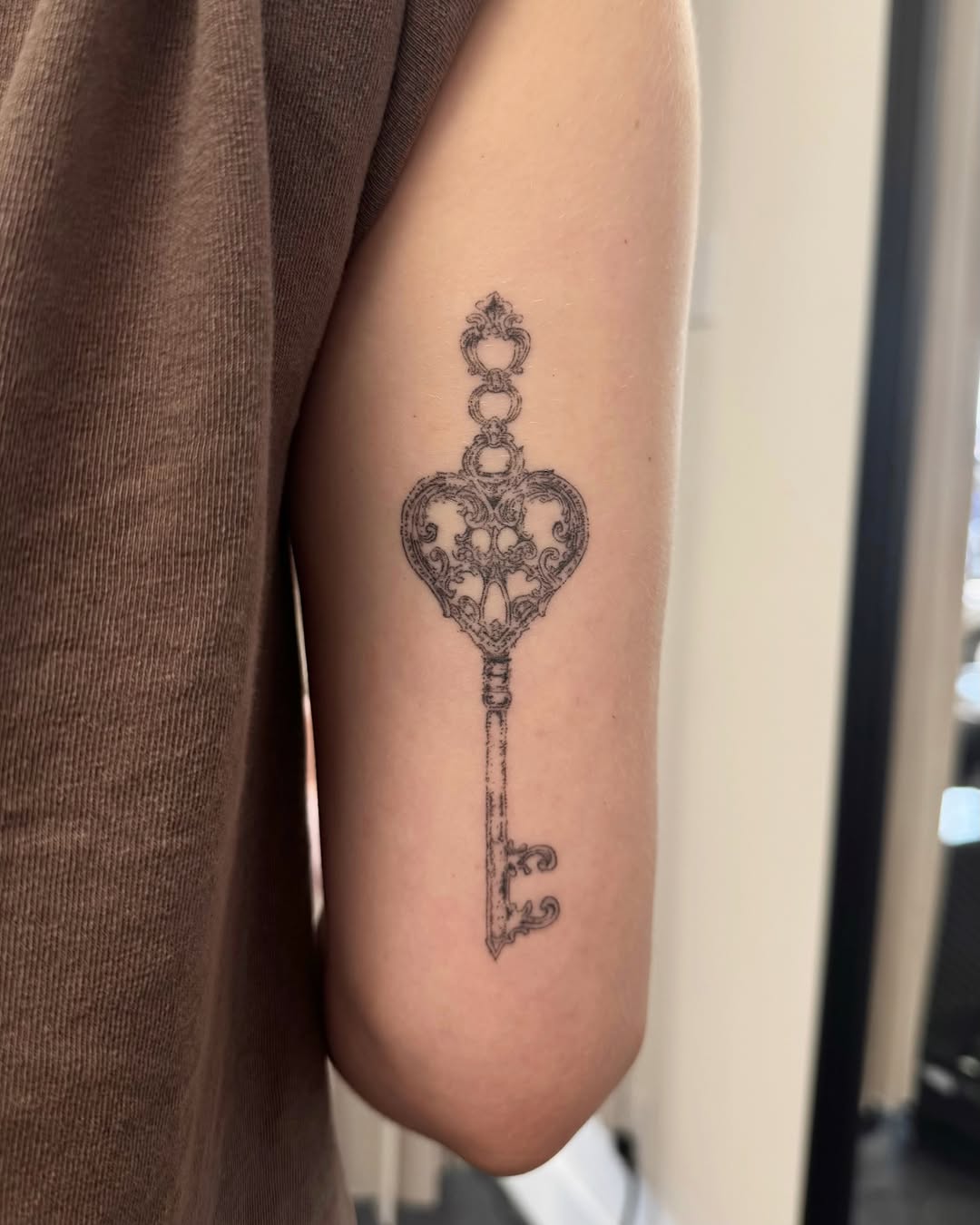 Tattoo by @tatsbyalyssa — fine_line