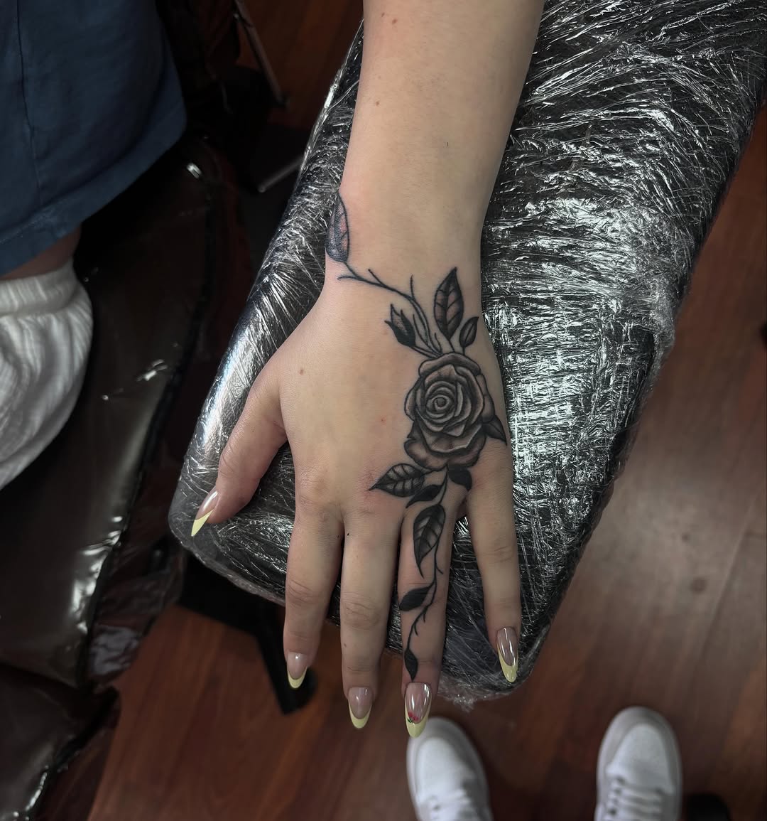 Tattoo by @tattoos_by_trav — black_and_grey, fine_line